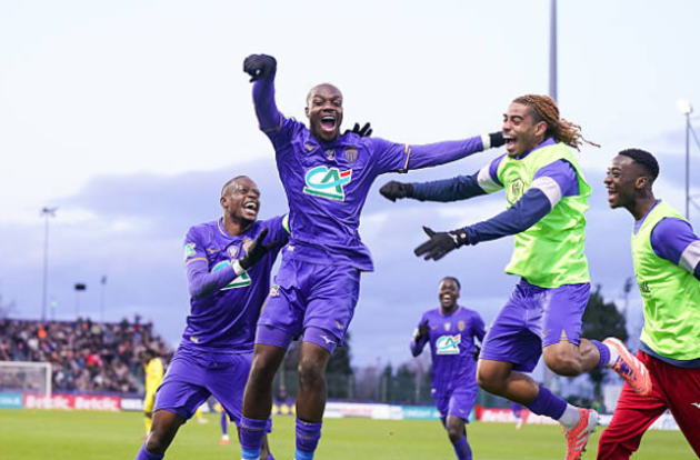 Mất người từ sớm, Monaco vẫn thắng Orleans 3-1