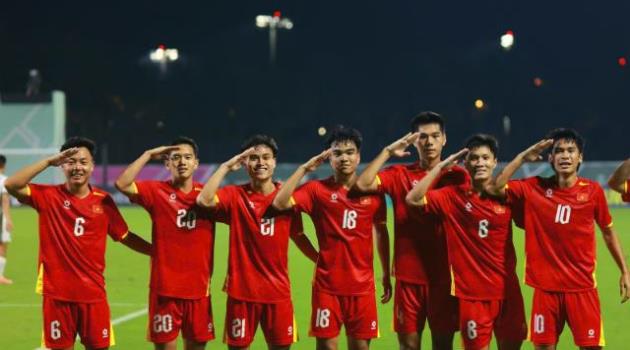 U23 Việt Nam đang tỏ ra rất nguy hiểm trong c&aacute;c t&igrave;nh huống phạt g&oacute;c.