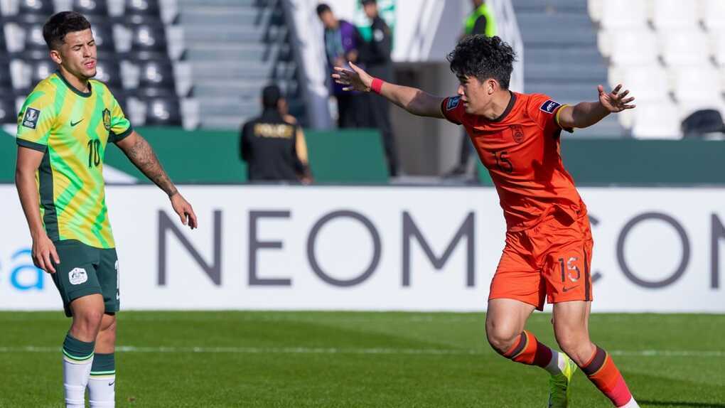 Bất ngờ quật ngã U23 Australia, U23 Trung Quốc rộng cửa đi tiếp - 2