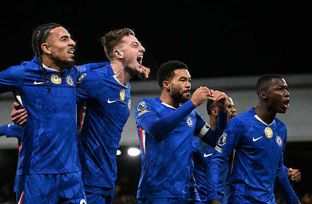 Chelsea c&oacute; m&agrave;n thị uy sức mạnh trước Charlton.