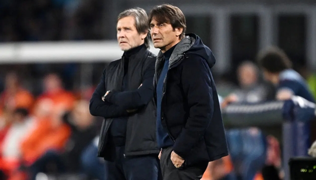 Kinh nghiệm của Conte l&agrave; điểm tựa của Napoli.