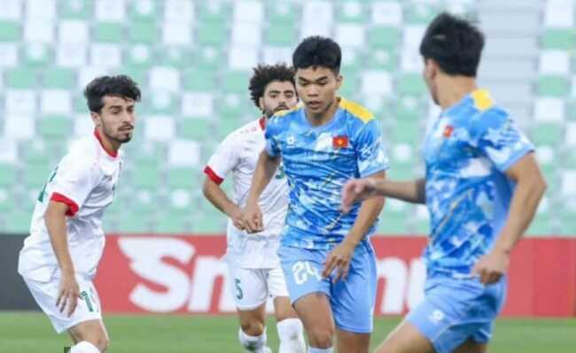 Điểm tin bóng đá Việt Nam 11/1: Lê Phát tiết lộ lời khuyên của thầy Kim; Công Phượng tỏa sáng