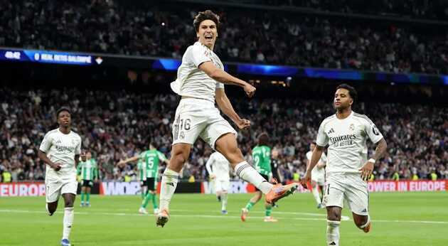 Garcia vừa lập hat-trick v&agrave;o lưới Real Betis