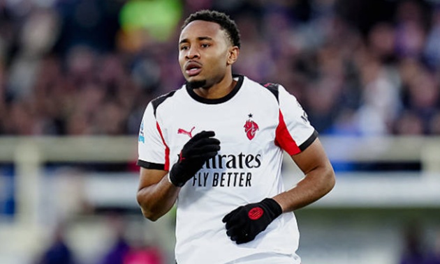 Nkunku gỡ h&ograve;a cho AC Milan 