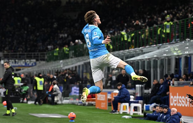 McTominay cho thấy c&aacute;i duy&ecirc;n ghi b&agrave;n ở những trận đại chiến