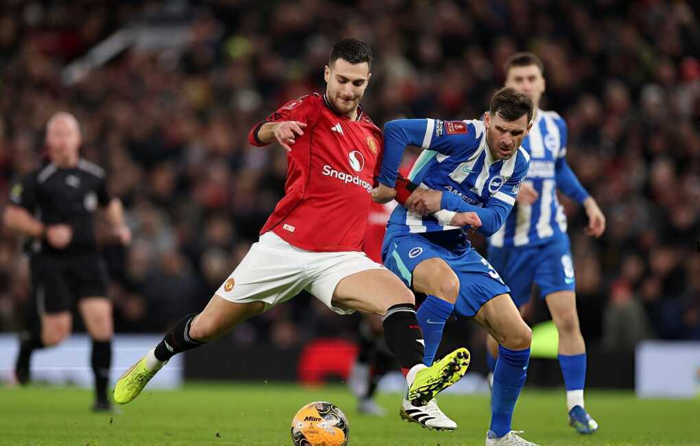 Man Utd sớm rời FA Cup sau thất bại trước Brighton