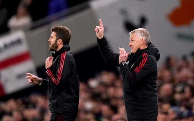 Michael Carrick bất ngờ vượt mặt Solskjaer vụ dẫn dắt Man Utd