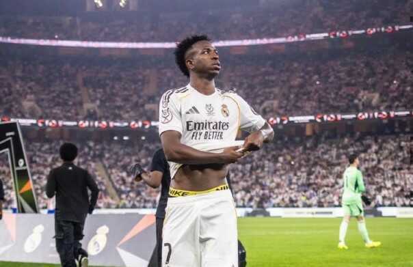 Vinicius c&oacute; b&agrave;n thắng đẳng cấp.