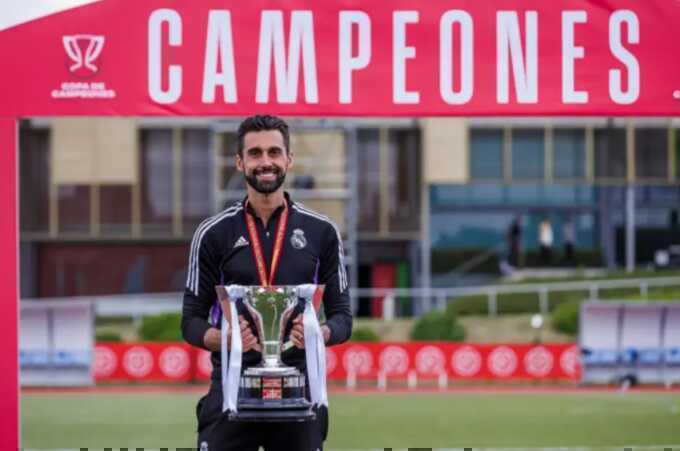 Arbeloa thay Alonso dẫn dắt Real