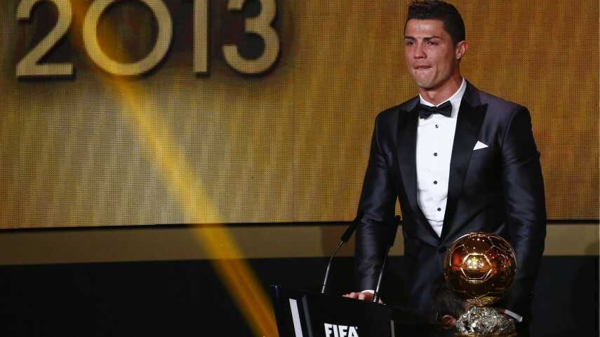 Ngày này năm xưa: Giọt nước mắt của Ronaldo và ngày vương quyền trở lại