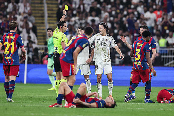 Real Madrid nhận 3 câu trả lời nghiệt ngã sau trận thua Barca