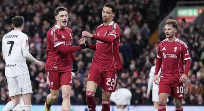 Szoboszlai lập siêu phẩm, Liverpool thắng đậm Barnsley ở FA Cup