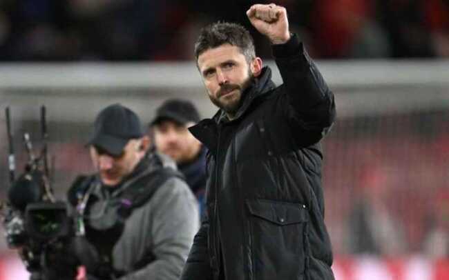 Wayne Rooney tuyên bố sẵn sàng trở lại MU phò tá Carrick