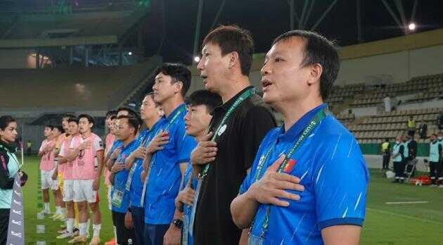 HLV Kim Sang-sik truyền lửa cho U23 Việt Nam trước đại chiến UAE