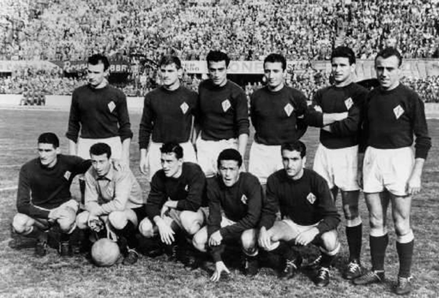 Đội h&igrave;nh Fiorentina v&ocirc; địch &Yacute; lần đầu ti&ecirc;n ở m&ugrave;a giải 1955/1956.