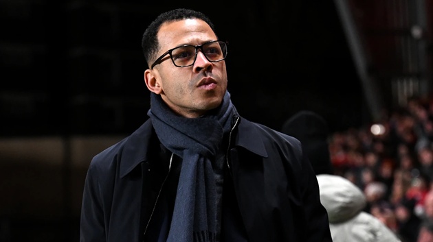 Rosenior được khuyên chấn chỉnh Chelsea trước cuộc đấu Arsenal