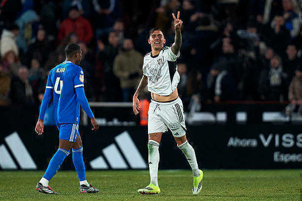 Betancor từng c&oacute; &yacute; định giải nghệ.