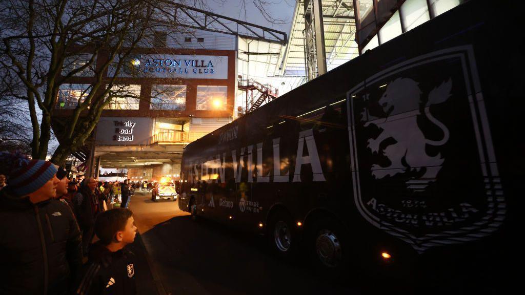 Quy trình xử lý hậu cần khắc nghiệt tại Aston Villa