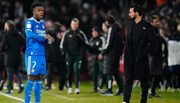 Real thua đội hạng 2, Fan trút giận lên Vinicius và Lunin