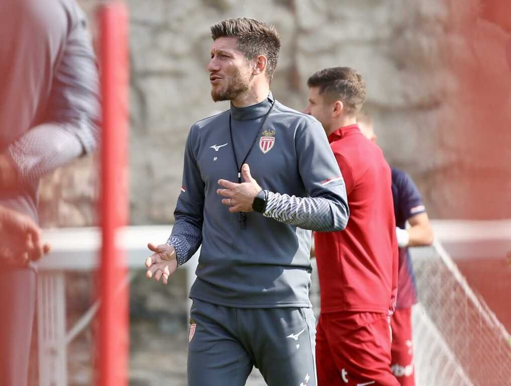 Liệu HLV Sebastien Pocognoli c&oacute; gi&uacute;p Monaco vượt kh&oacute; trước Lorient.