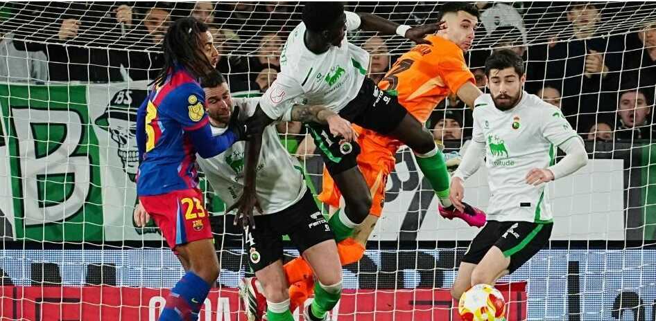 Ferran Torres thán phục pha cứu thua quyết định của Joan Garcia