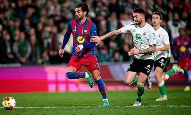 Tránh vết xe đổ Real, Barca thắng nhọc Racing