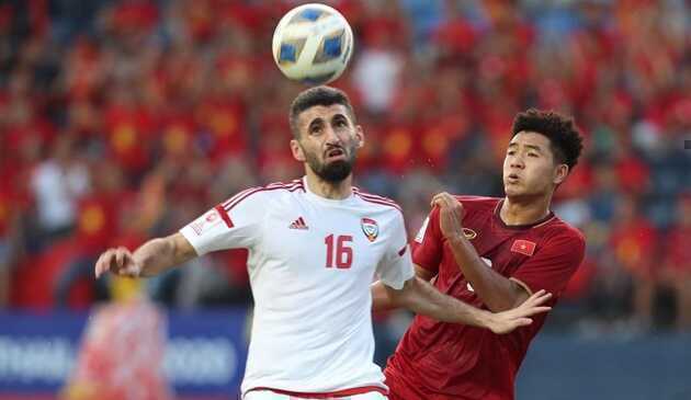 B&oacute;ng đ&aacute; UAE thường mang lại k&yacute; ức buồn cho Việt Nam