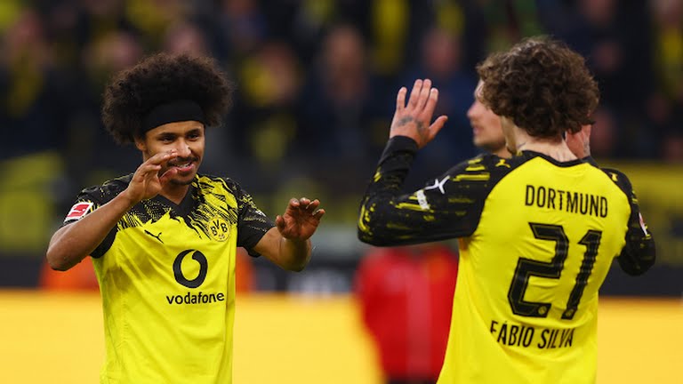 Dortmund thắng kịch tính 3-2 nhờ Emre Can