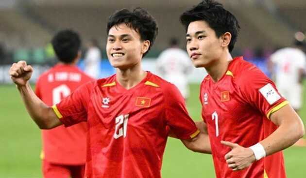 Người hùng U23 Việt Nam từng bị bố cấm đá bóng vì sợ nghèo