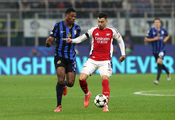 H&agrave;ng ph&ograve;ng ngự Inter Milan hứa hẹn sẽ g&acirc;y kh&oacute; dễ cho Arsenal. 