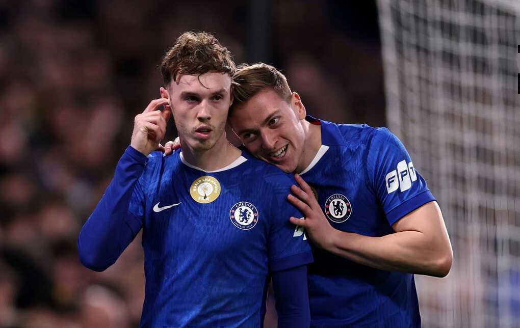 Chelsea tiếp tục bám đuổi quyết liệt Man Utd và Liverpool - 2