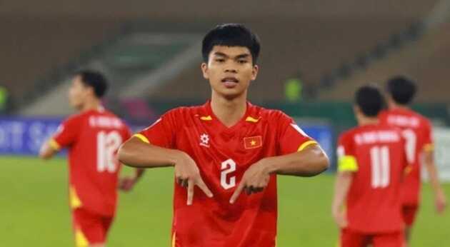 Lê Phát từ vé vớt hóa mũi khoan đối đầu U23 Trung Quốc