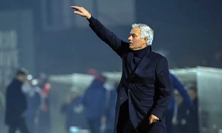 Mourinho ví tin đồn về Real như phim dài tập