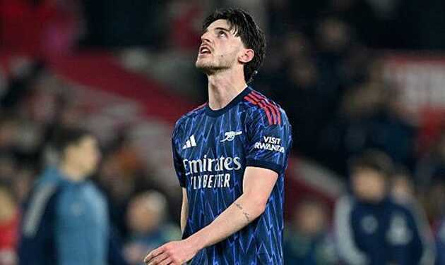 Rice văng tục khi Arsenal lỡ thời cơ bỏ xa Man City