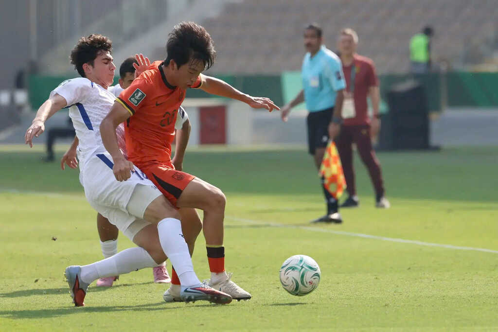 `Trung Quốc đổ bê tông, U23 Việt Nam vẫn có cách thắng ở bán kết`