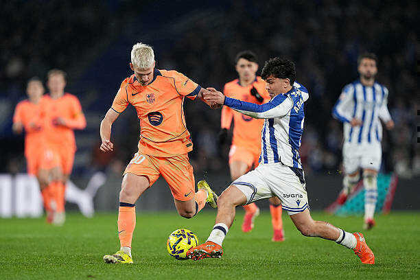 Hàng công phung phí làm hại Barca trước Sociedad