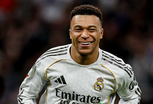 Mbappe ghi b&agrave;n li&ecirc;n tục ở C1.