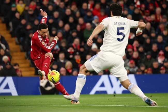 Ekitike kém duyên, Liverpool bất lực chia điểm với Leeds tại Anfield