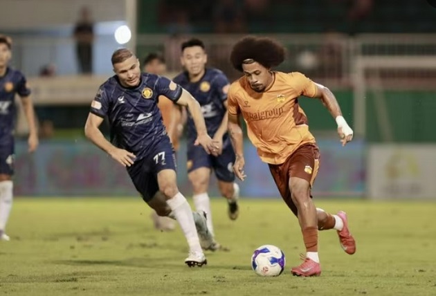 Hà Nội FC và các đối thủ cấp tập thay ngoại binh