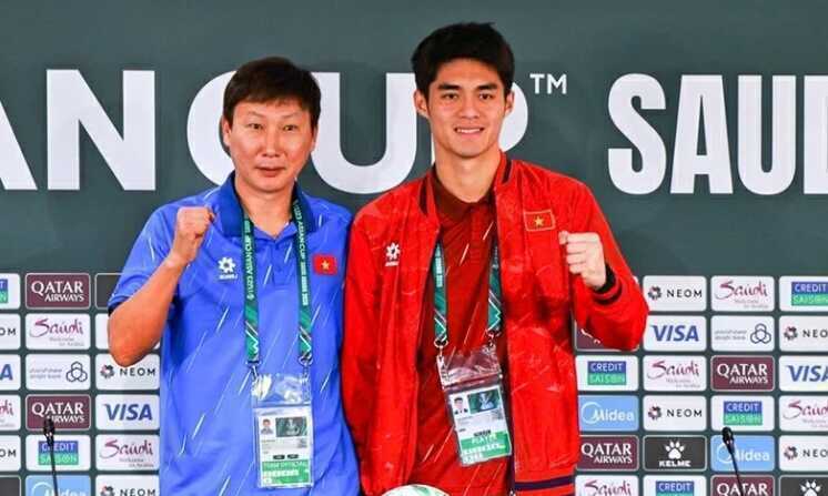 HLV Kim Sang Sik mơ cùng U23 Việt Nam đấu Hàn Quốc tại chung kết