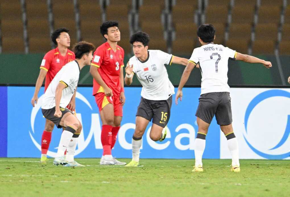 Hậu vệ U23 Trung Quốc tiếc vì lỡ cú đúp vào lưới U23 Việt Nam - 2