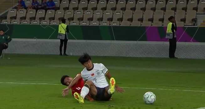 Nguyễn Hiểu Minh đứt dây chằng chéo, nghỉ thi đấu hết mùa