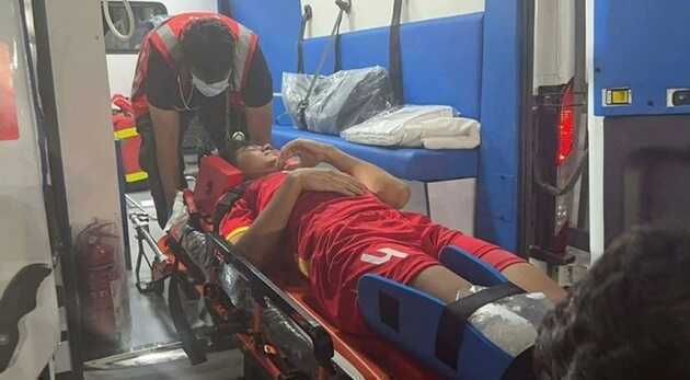 Trung vệ Hiểu Minh nói lời gan ruột sau chấn thương đứt dây chằng