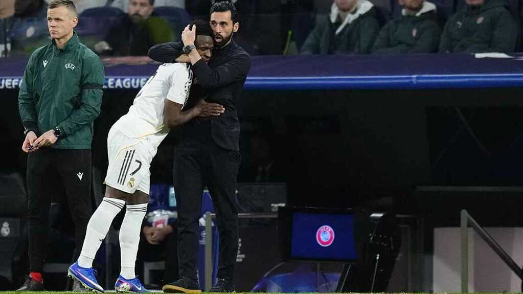 Anh đ&atilde; l&agrave;m những tiếng la &oacute; phải ngừng lại.