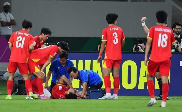 Điểm tin bóng đá Việt Nam 22/1: Hiểu Minh dính chấn thương dây chằng; Lý Đức đối diện án phạt