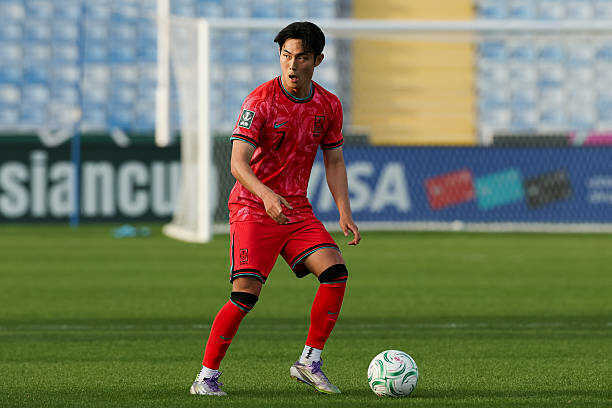 U23 Việt Nam nhiều khả năng sử dụng h&agrave;ng ph&ograve;ng ngự l&ugrave;i s&acirc;u để chống lại sức tấn c&ocirc;ng của Kang Seong-jin v&agrave; c&aacute;c đồng đội b&ecirc;n ph&iacute;a U23 H&agrave;n Quốc.