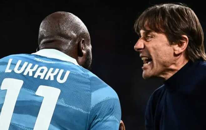 Khi nợ cũ và hận thù mới bủa vây Chelsea tại Naples