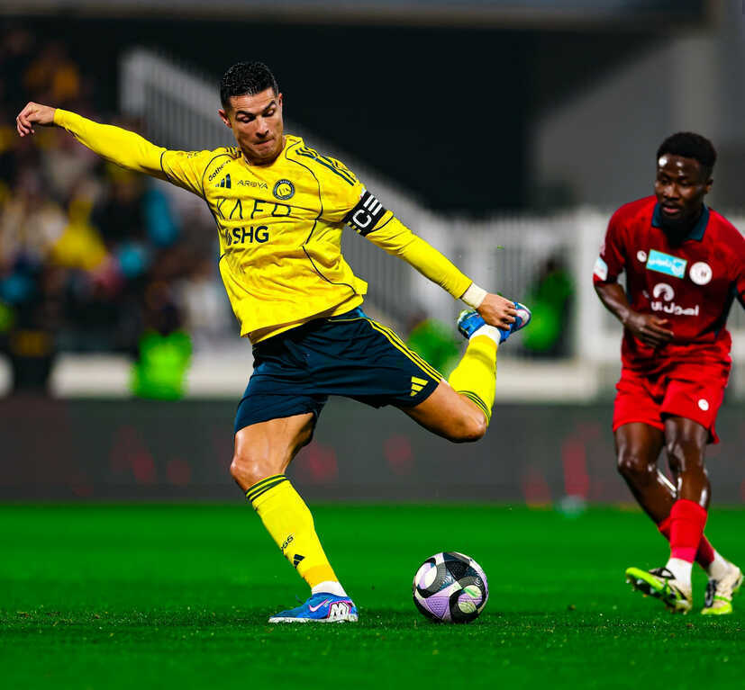 Ronaldo cán mốc 960 bàn thắng, Al Nassr tiếp tục bám đuổi Al Hilal