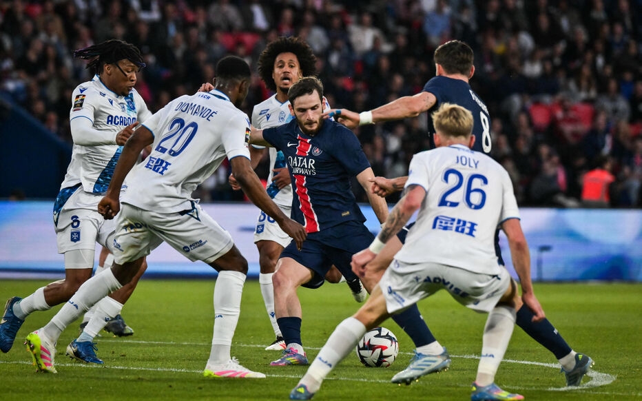 Soi trận Auxerre vs PSG: Tìm lại vị thế quân vương