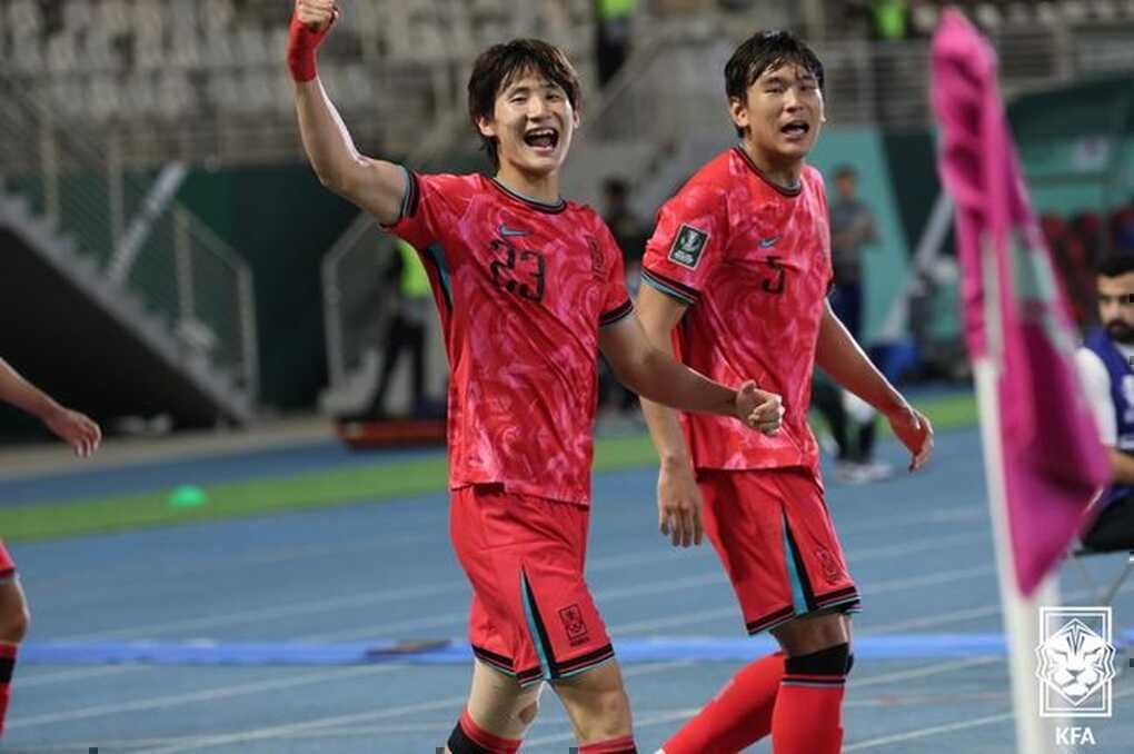 Báo Hàn Quốc sợ đội nhà thua U23 Việt Nam, khen ngợi HLV Kim Sang Sik - 1